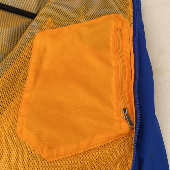 Nice water resistant wind breaker - Picture 4 of 5